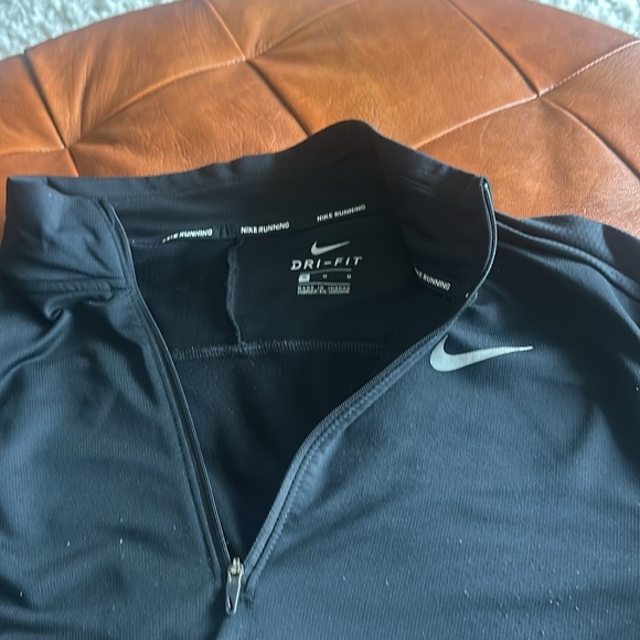 2 Nike Running 1/2 zip up Dri-Fit tops - Picture 7 of 7